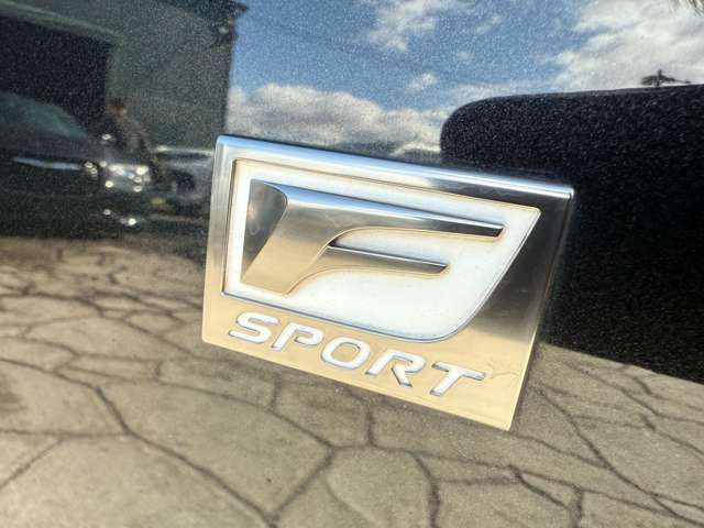 TOYOTA LEXUS IS300H 2023 Image 31