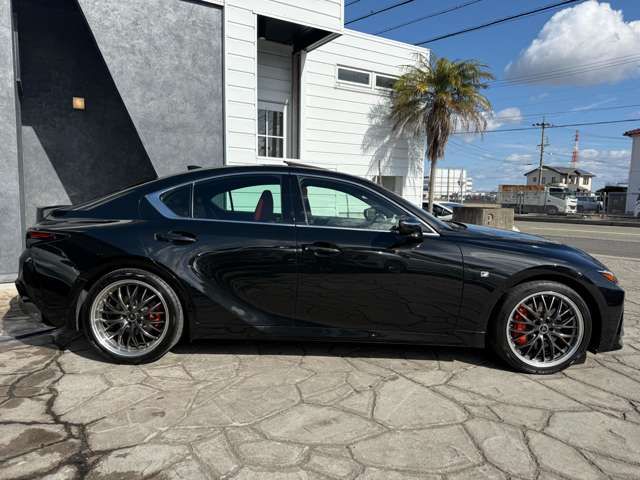 TOYOTA LEXUS IS300H 2023 Image 31