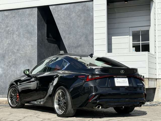 TOYOTA LEXUS IS300H 2023 Image 31