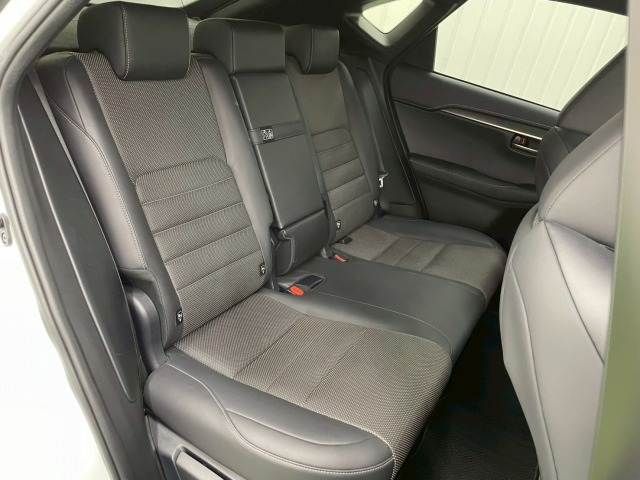TOYOTA LEXUS NX300 2019 Image 31