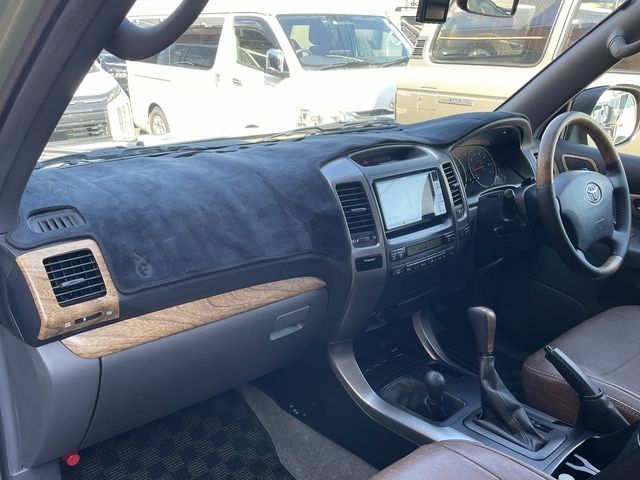 TOYOTA LANDCRUISER PRADO 2004 Image 31