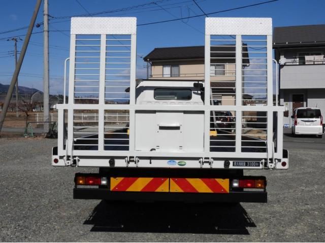 MITSUBISHI CANTER 2018 Image 31