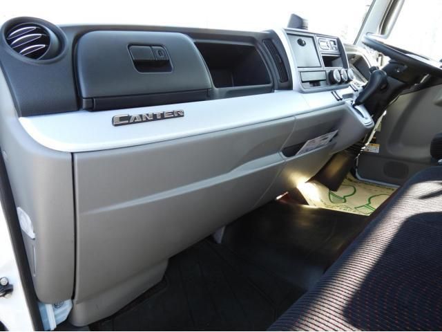 MITSUBISHI CANTER 2018 Image 31