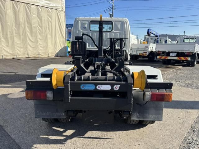 HINO DUTRO 2011 Image 31