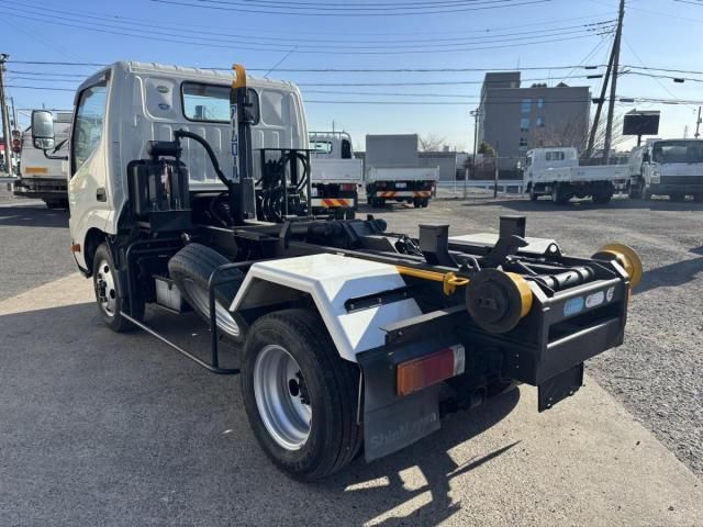 HINO DUTRO 2011 Image 31