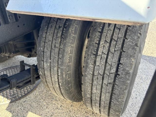 HINO DUTRO 2011 Image 31