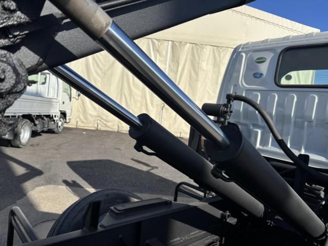 HINO DUTRO 2011 Image 31