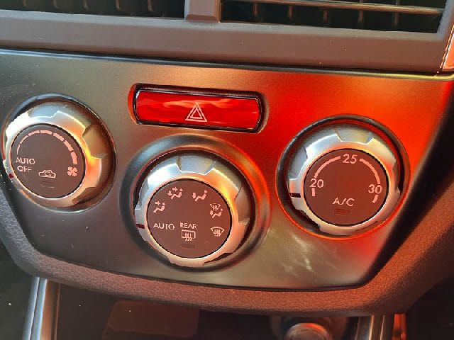 SUBARU IMPREZA 5DOOR 2011 Image 31