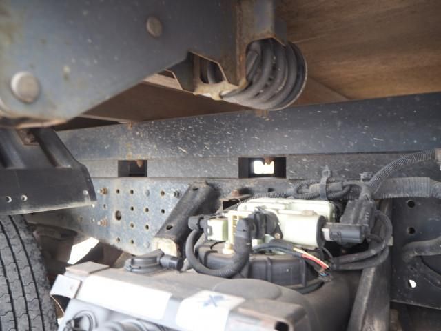 MITSUBISHI CANTER 2011 Image 31