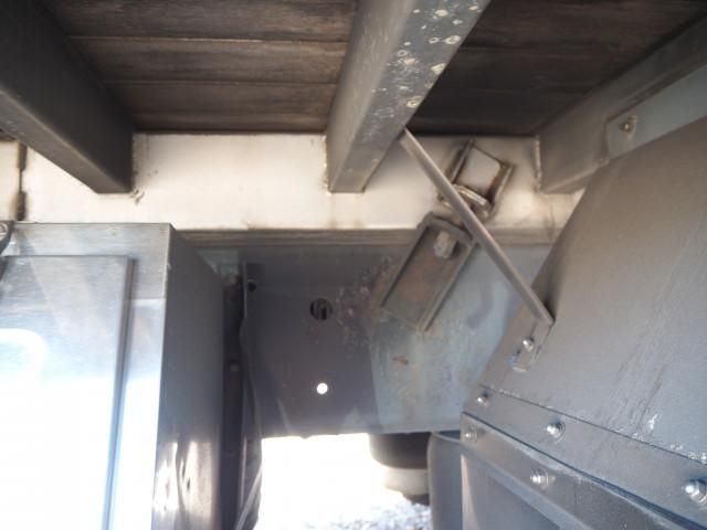 HINO PROFIA 2004 Image 31