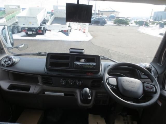 MITSUBISHI CANTER 2025 Image 31