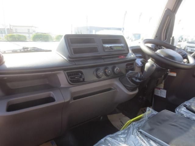 MITSUBISHI CANTER 2025 Image 31