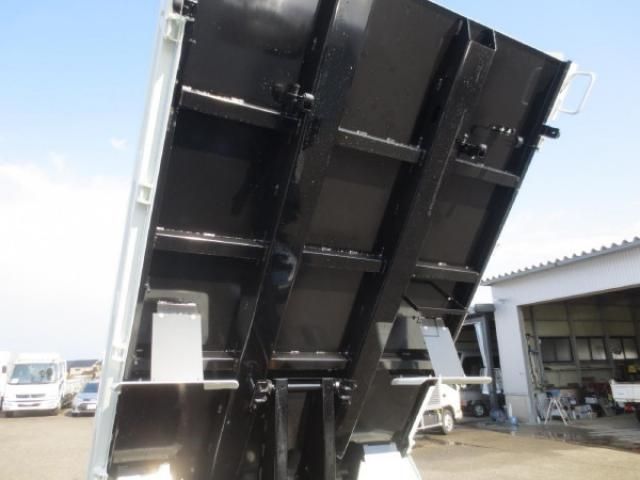 MITSUBISHI CANTER 2025 Image 31