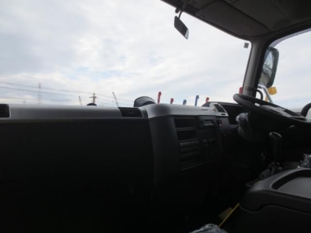 MITSUBISHI CANTER 2025 Image 31