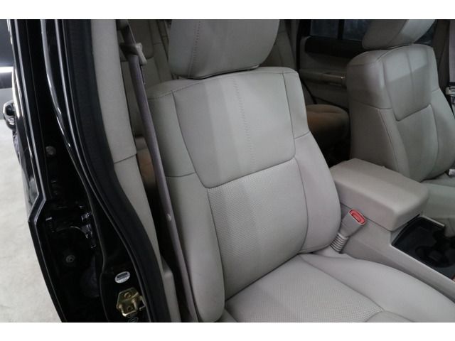 JEEP COMMANDER 2006 Image 31