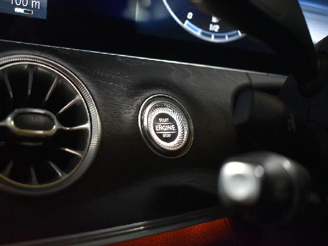 MERCEDES BENZ E CLAS 2017 Image 31