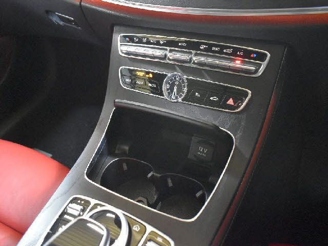 MERCEDES BENZ E CLAS 2017 Image 31