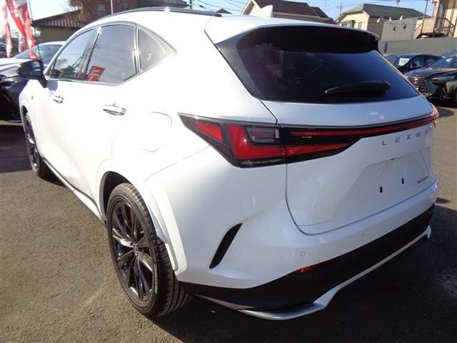 TOYOTA LEXUS NX350H 2023 Image 31