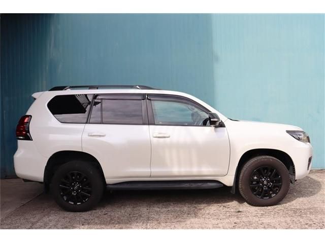 TOYOTA LANDCRUISER PRADO 2022 Image 31