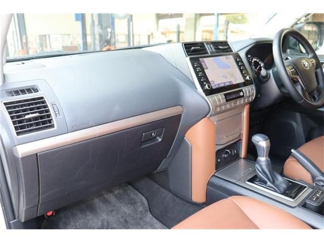 TOYOTA LANDCRUISER PRADO 2022 Image 31