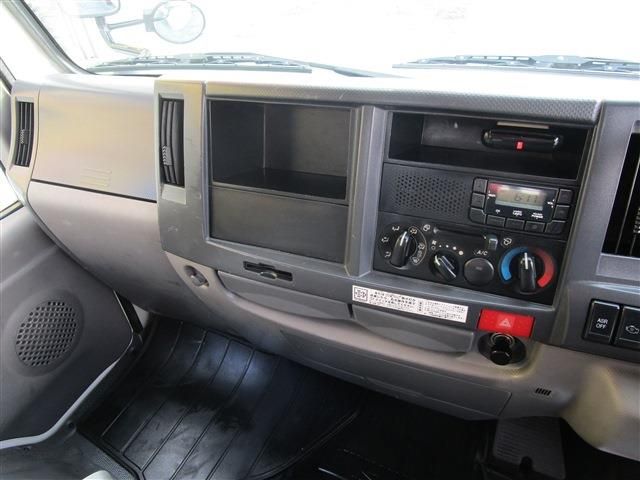 ISUZU  2015 Image 31