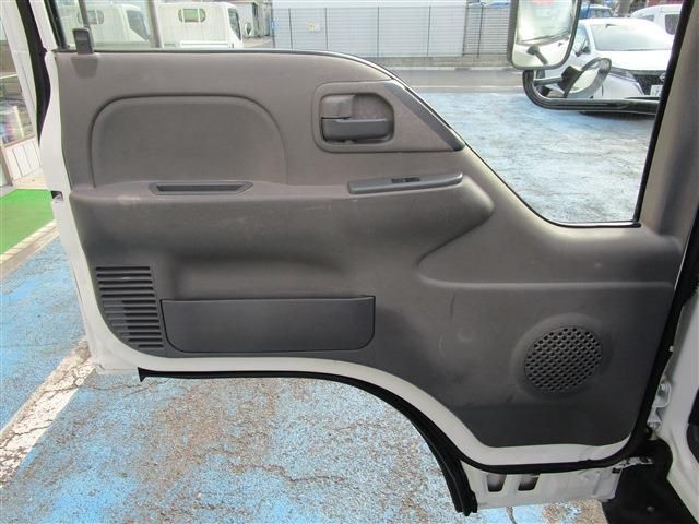 ISUZU  2015 Image 31