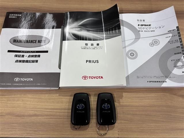 TOYOTA PRIUS 2018 Image 31