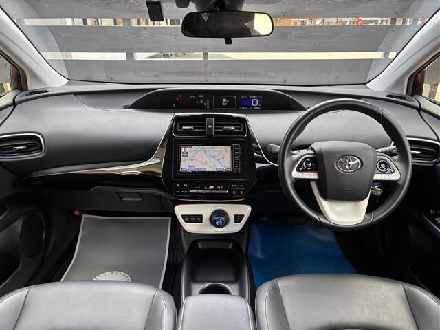 TOYOTA PRIUS 2018 Image 31