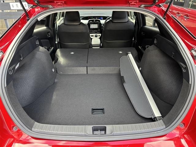 TOYOTA PRIUS 2018 Image 31