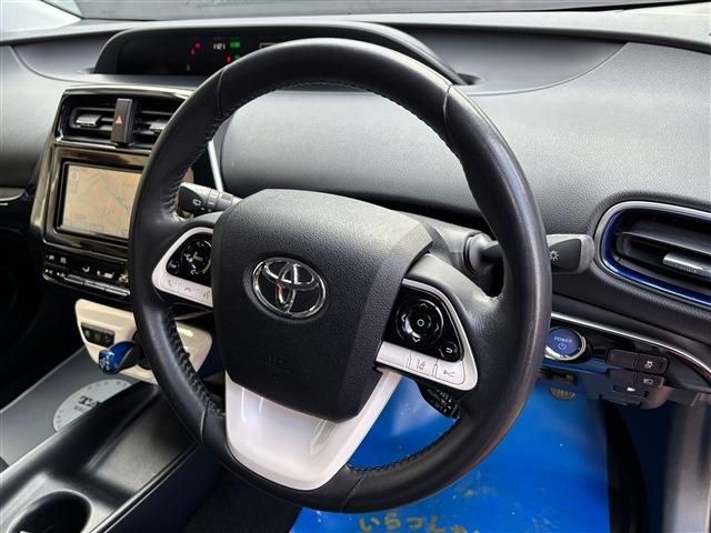 TOYOTA PRIUS 2018 Image 31