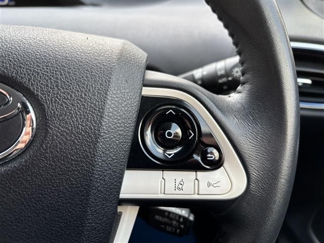 TOYOTA PRIUS 2018 Image 31