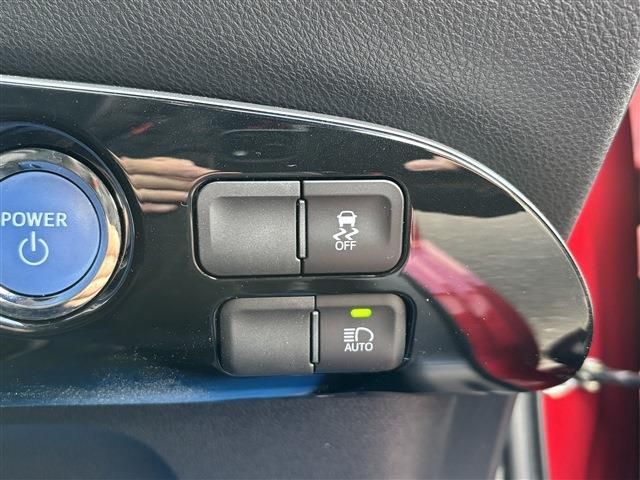 TOYOTA PRIUS 2018 Image 31