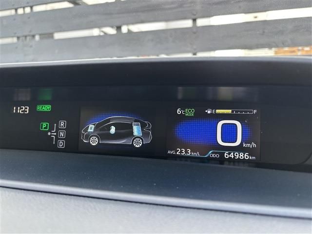 TOYOTA PRIUS 2018 Image 31