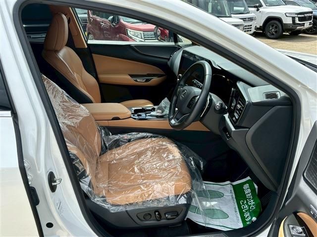 TOYOTA LEXUS NX350H 2023 Image 31