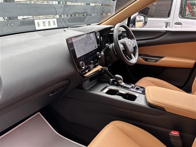 TOYOTA LEXUS NX350H 2023 Image 31