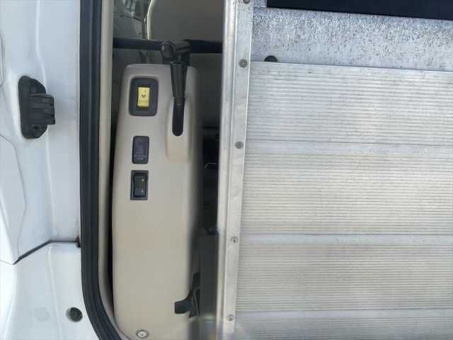 TOYOTA SIENTA 2014 Image 31