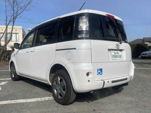 TOYOTA SIENTA 2014 Image 31