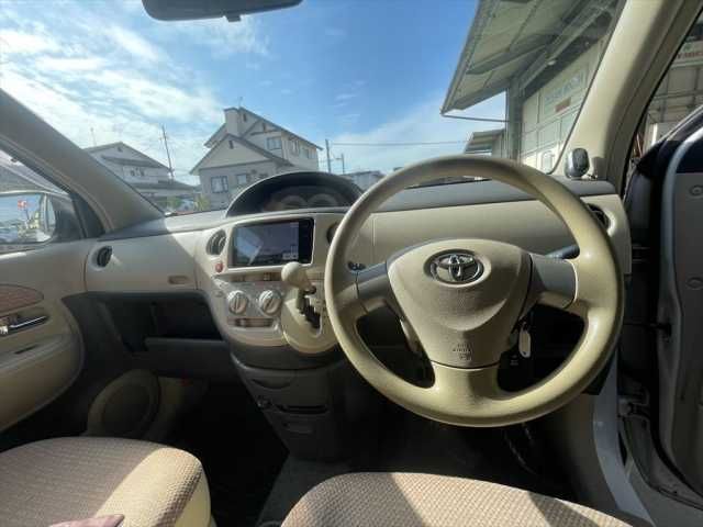 TOYOTA SIENTA 2014 Image 31