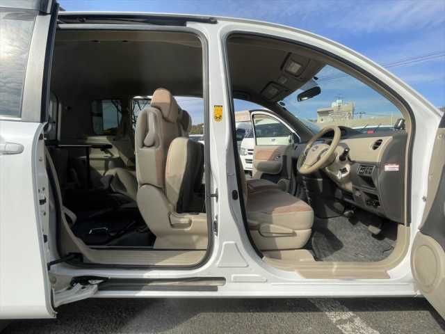 TOYOTA SIENTA 2014 Image 31