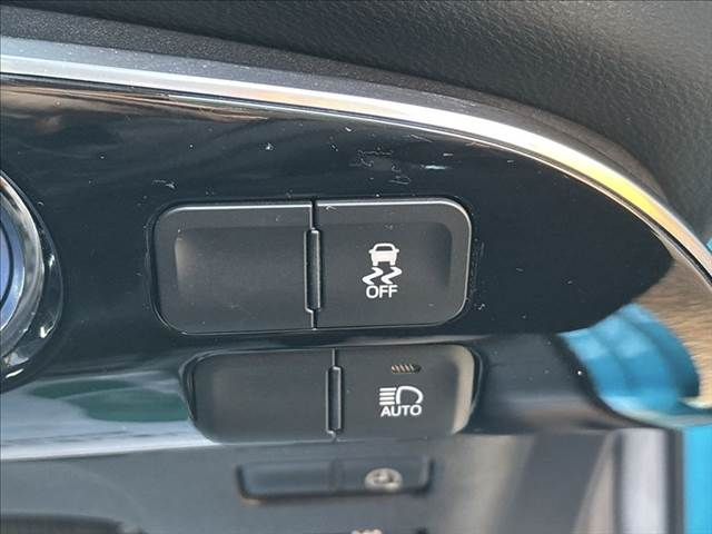 TOYOTA PRIUS PHV 2017 Image 31