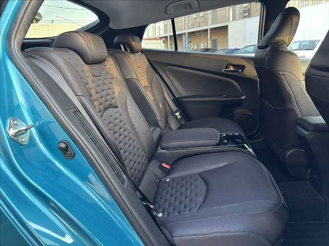 TOYOTA PRIUS PHV 2017 Image 31