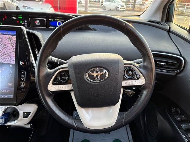 TOYOTA PRIUS PHV 2017 Image 31