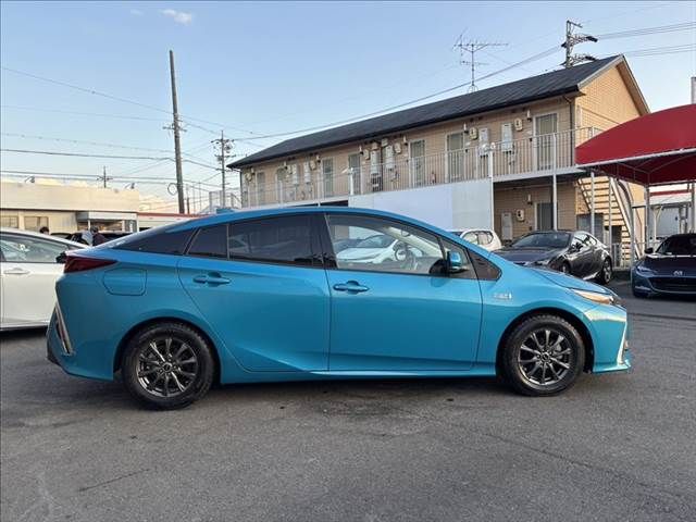 TOYOTA PRIUS PHV 2017 Image 31