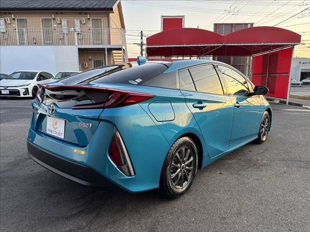 TOYOTA PRIUS PHV 2017 Image 31