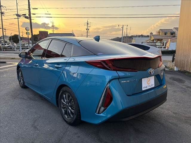 TOYOTA PRIUS PHV 2017 Image 31