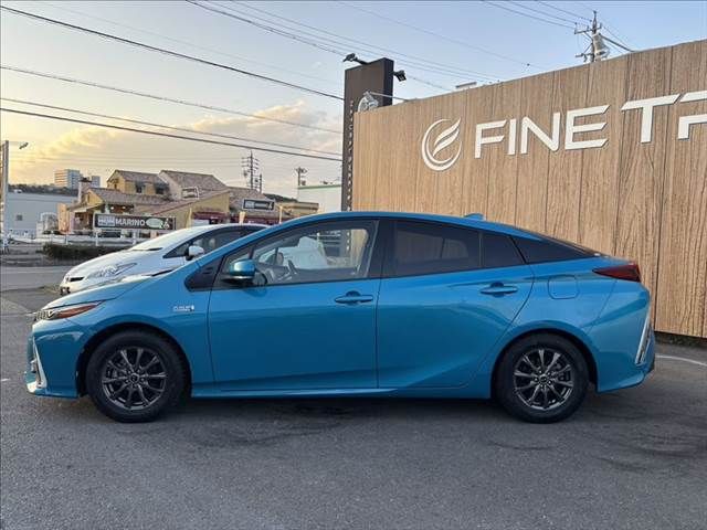 TOYOTA PRIUS PHV 2017 Image 31
