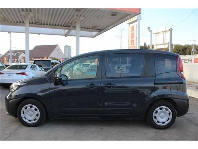 TOYOTA SIENTA HYBRID 2023 Image 31