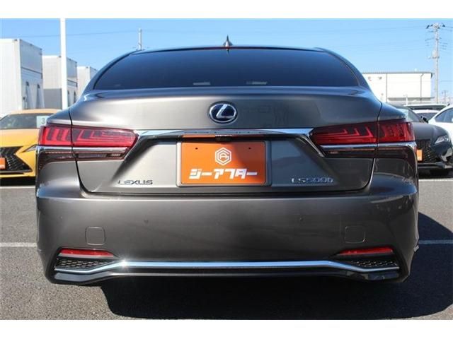 TOYOTA LEXUS LS500H 2018 Image 31