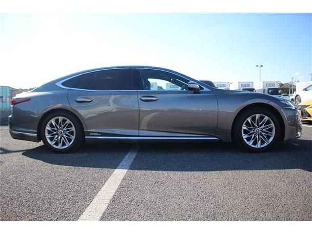 TOYOTA LEXUS LS500H 2018 Image 31