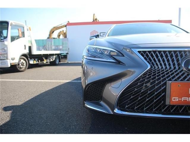 TOYOTA LEXUS LS500H 2018 Image 31
